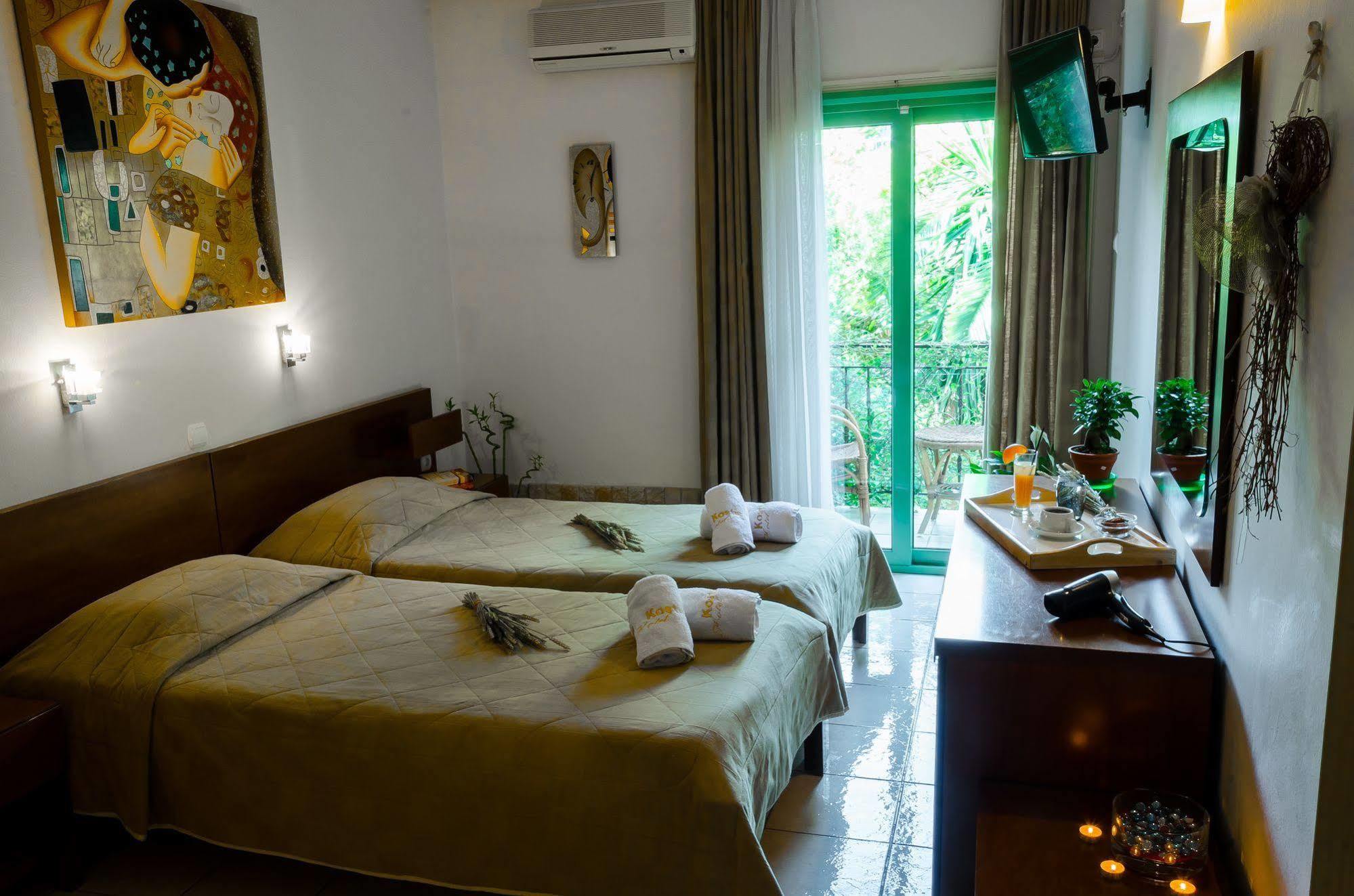 Hotel Kostis スキアトスタウン エクステリア 写真